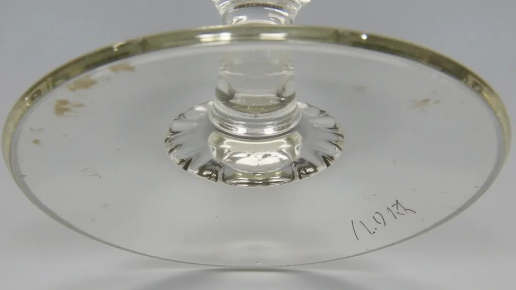 Pontil mark on antique glassware