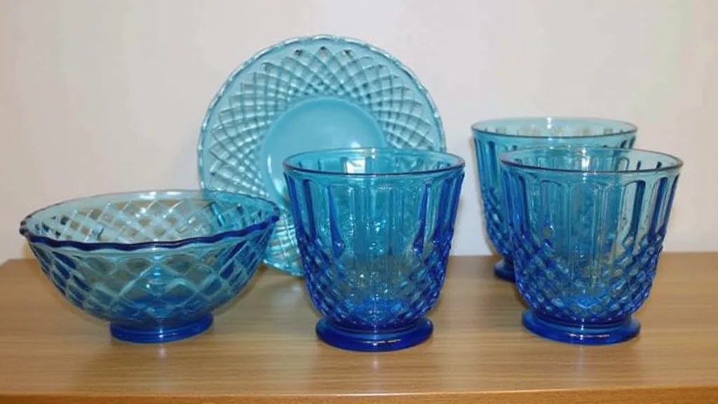 Cambridge Rosslyn glassware in blue color.